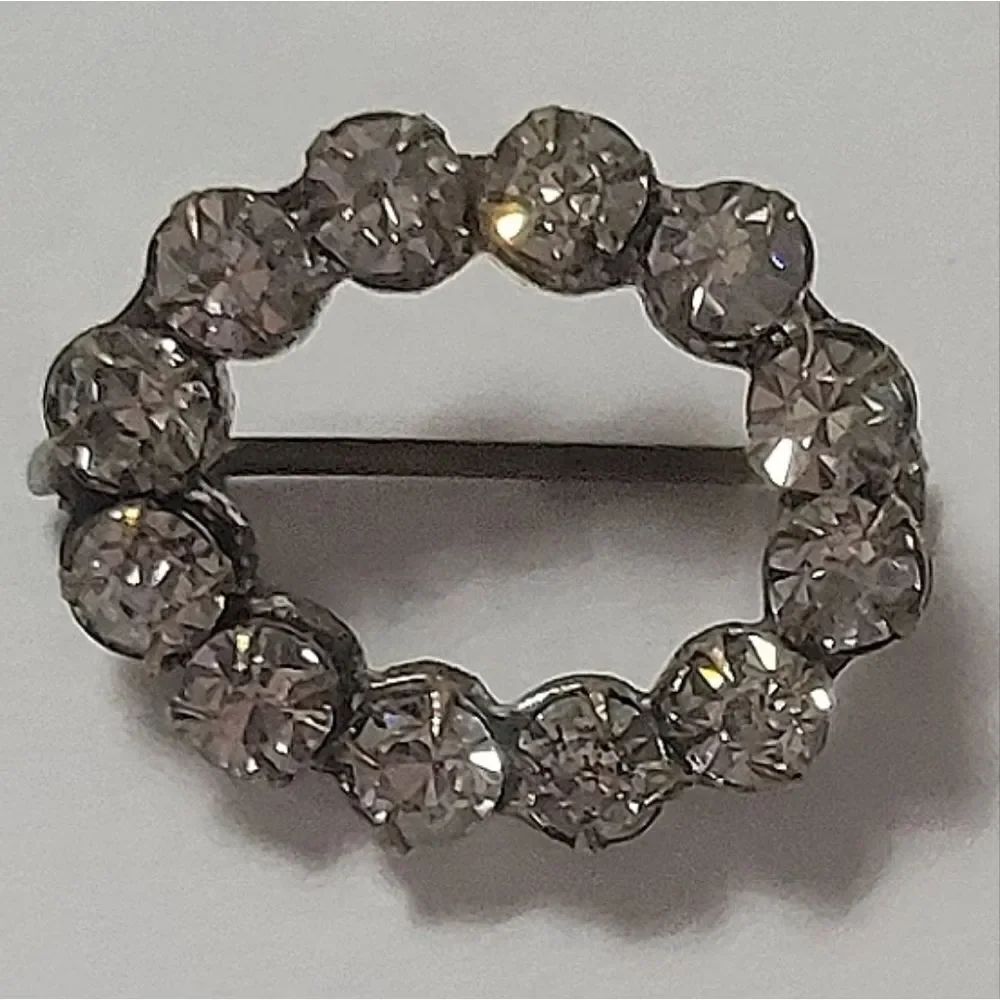 Early Rhinestone Oval Pin Clear Rhinestones Gold Tone Metal